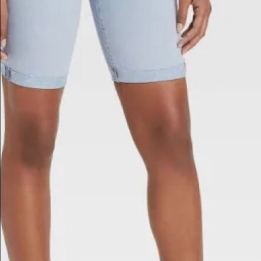Universal Thread Bermuda Jean Shorts / NWT/ High Rise/ Size 6 - Picture 2 of 11